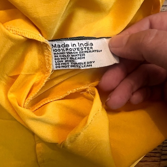 Buckhead Betties Yellow Blouse – Size Medium - Picture 5 of 7